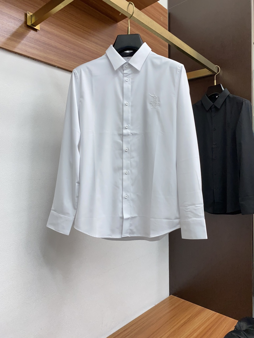  巴宝莉 2025 男士衬衫，商务休闲修身款衬衣！ 宜商务 宜休闲！限量新款，都市商务气质款！ 衬衫的版