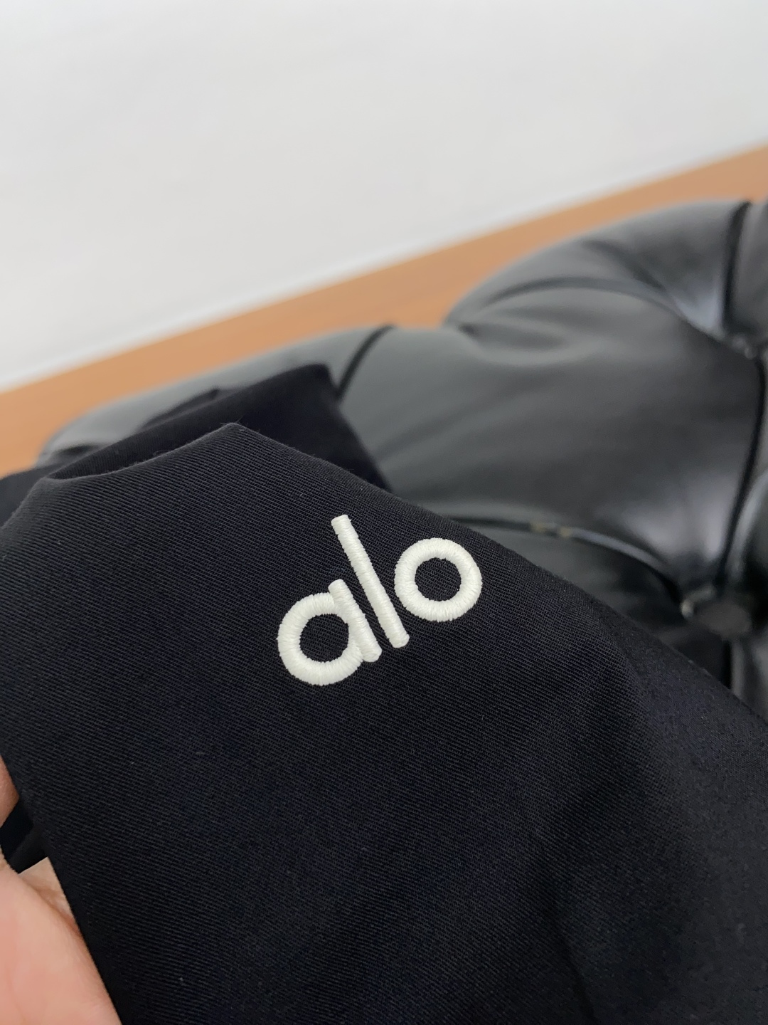  alo 2025 男士衬衫，商务休闲修身款衬衣！ 宜商务 宜休闲！限量新款，都市商务气质款！ 衬衫的版