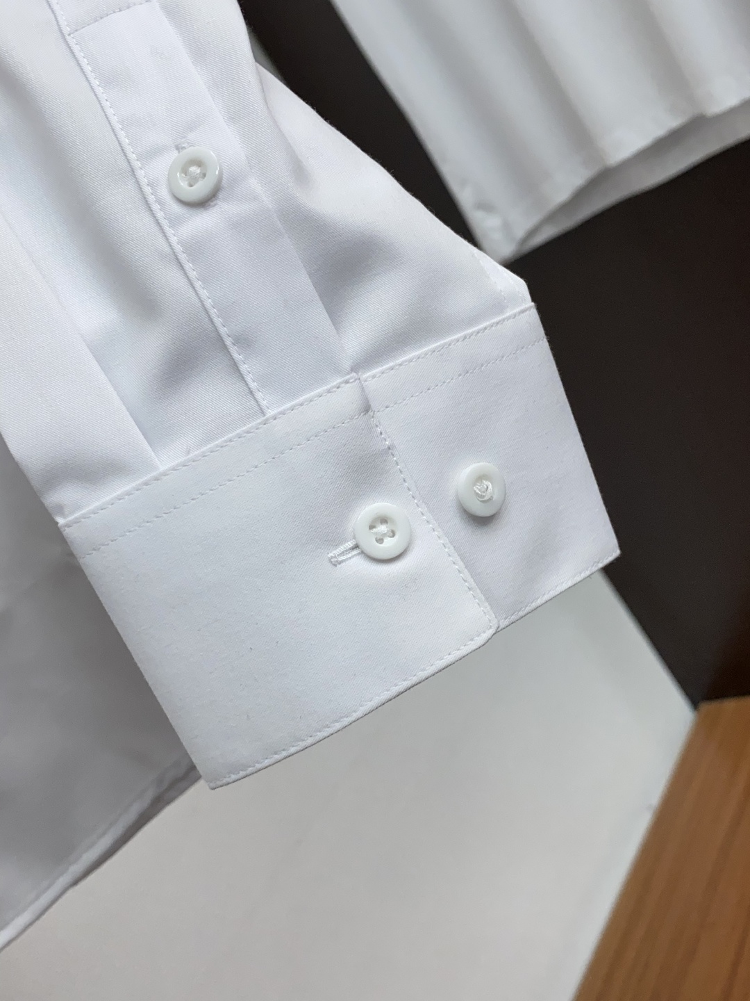  纪梵希  2025 男士衬衫，商务休闲修身款衬衣！ 宜商务 宜休闲！限量新款，都市商务气质款！ 衬衫的