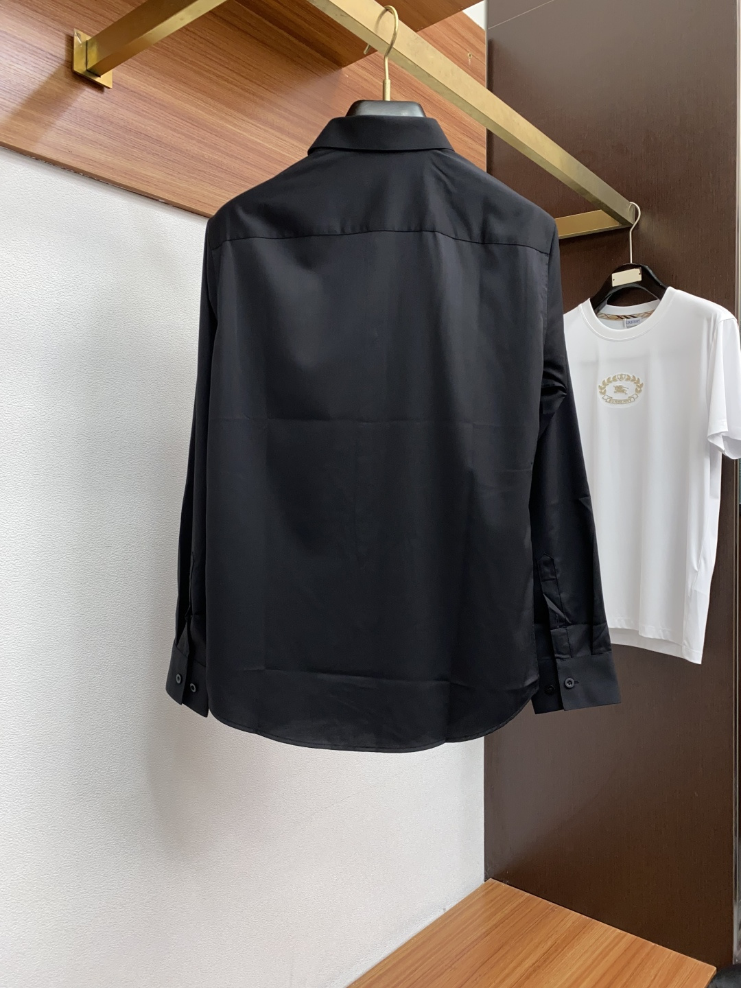  纪梵希 2025 男士衬衫，商务休闲修身款衬衣！ 宜商务 宜休闲！限量新款，都市商务气质款！ 衬衫的版