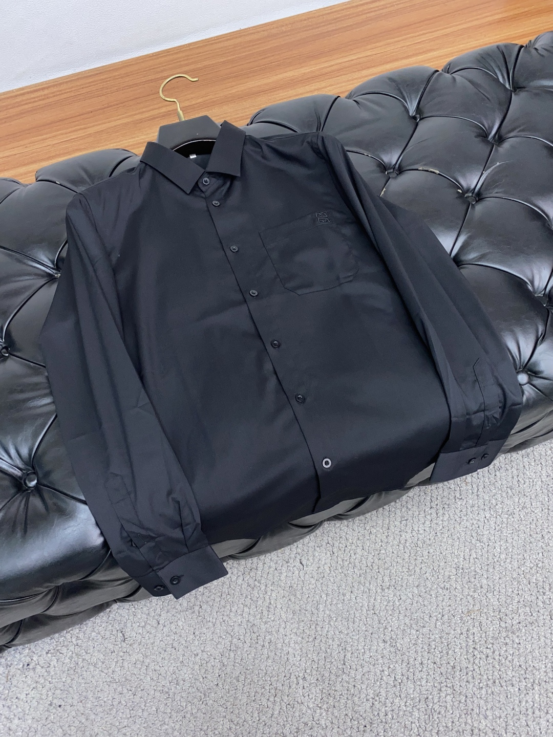  纪梵希 2025 男士衬衫，商务休闲修身款衬衣！ 宜商务 宜休闲！限量新款，都市商务气质款！ 衬衫的版