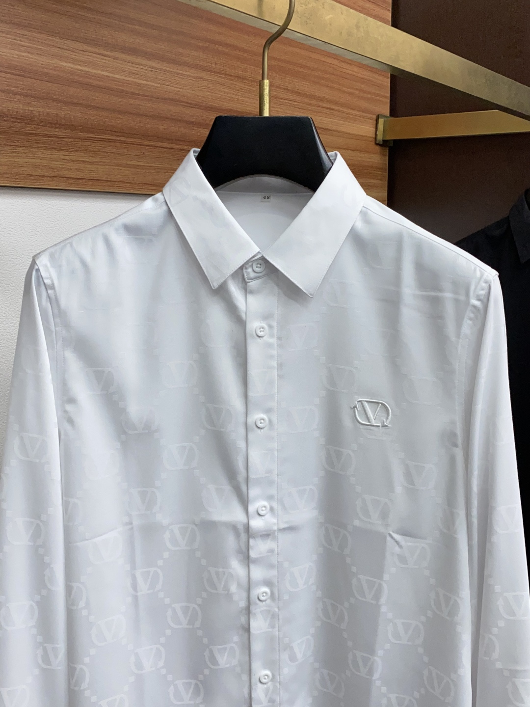  VT 2025 男士衬衫，商务休闲修身款衬衣！ 宜商务 宜休闲！限量新款，都市商务气质款！ 衬衫的版型