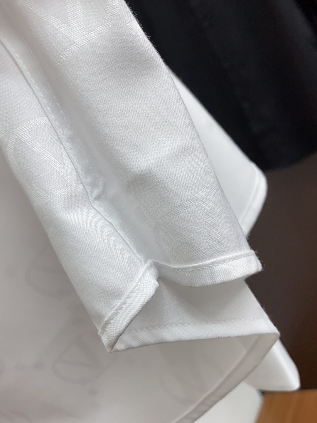  VT 2025 男士衬衫，商务休闲修身款衬衣！ 宜商务 宜休闲！限量新款，都市商务气质款！ 衬衫的版型