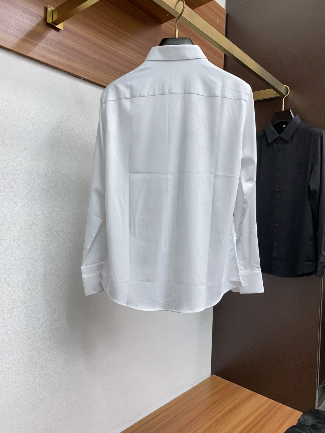  VT 2025 男士衬衫，商务休闲修身款衬衣！ 宜商务 宜休闲！限量新款，都市商务气质款！ 衬衫的版型