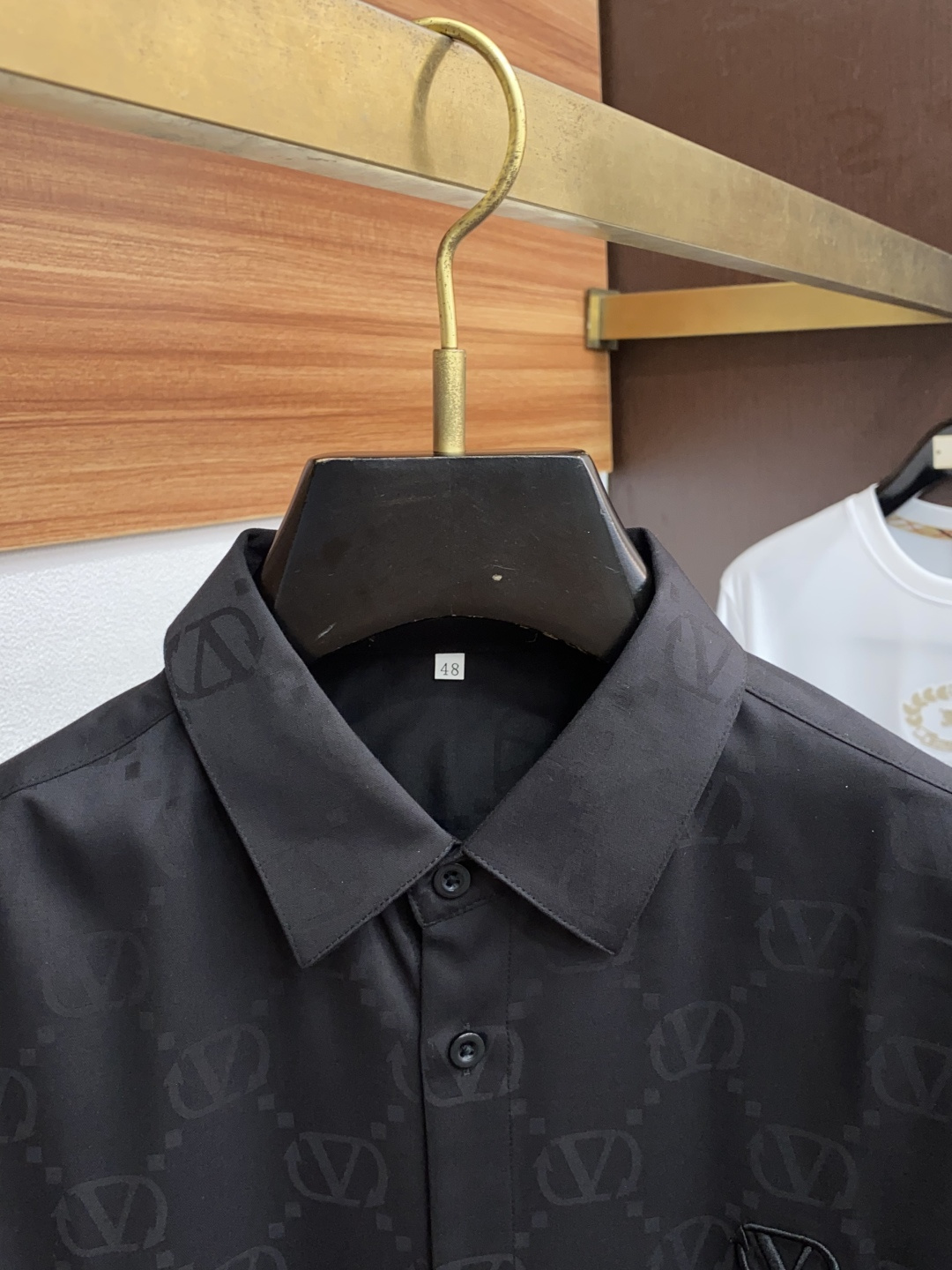  VT 2025 男士衬衫，商务休闲修身款衬衣！ 宜商务 宜休闲！限量新款，都市商务气质款！ 衬衫的版型