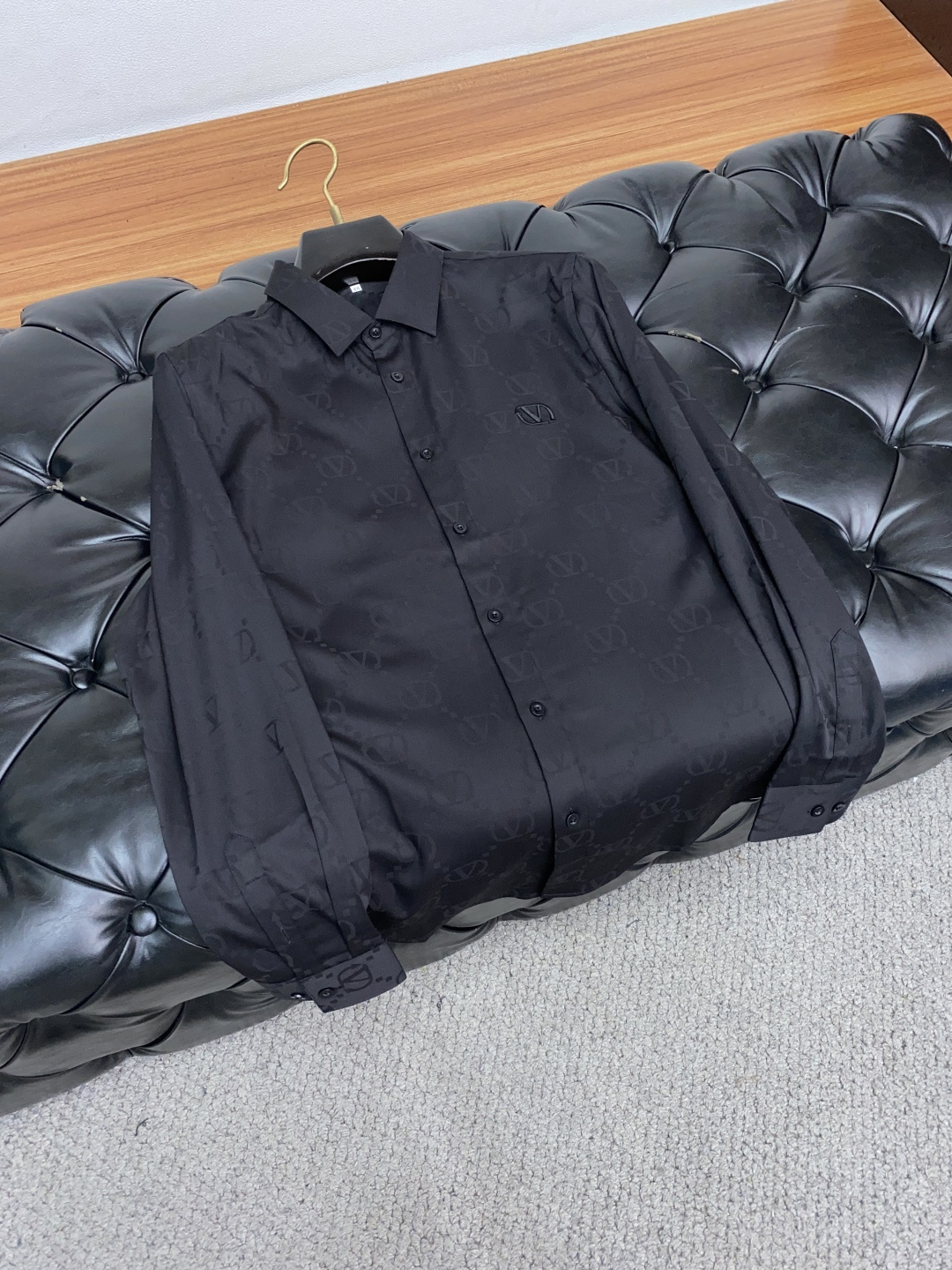  VT 2025 男士衬衫，商务休闲修身款衬衣！ 宜商务 宜休闲！限量新款，都市商务气质款！ 衬衫的版型