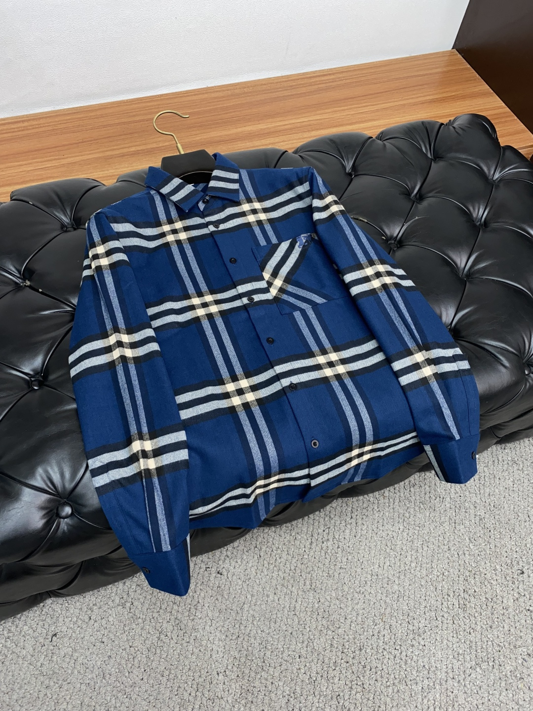  巴宝莉 2025 男士衬衫，商务休闲修身款衬衣！ 宜商务 宜休闲！限量新款，都市商务气质款！ 衬衫的版