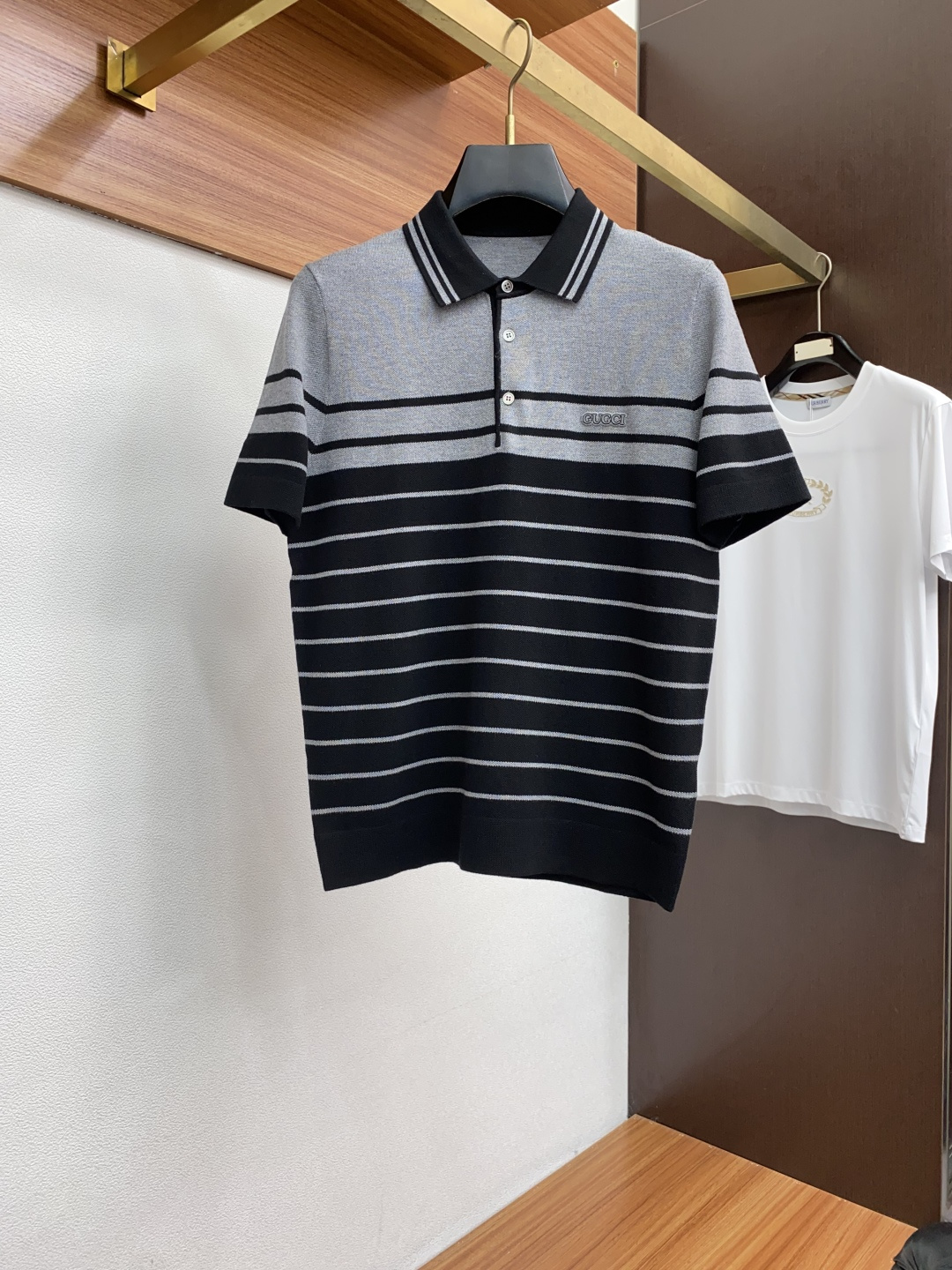  古奇 家族男士高端简约翻领加厚针织毛衣短袖 ，香港洋行渠道货，纯正血统品质，25年秋冬 新款，经典王牌