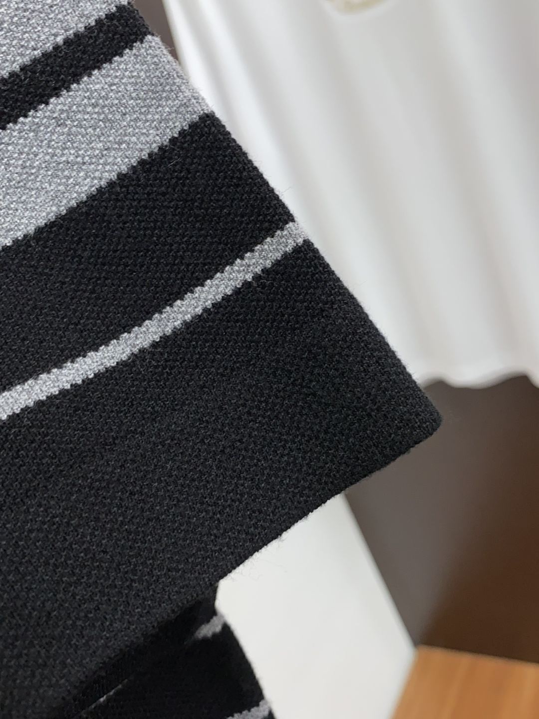  古奇 家族男士高端简约翻领加厚针织毛衣短袖 ，香港洋行渠道货，纯正血统品质，25年秋冬 新款，经典王牌