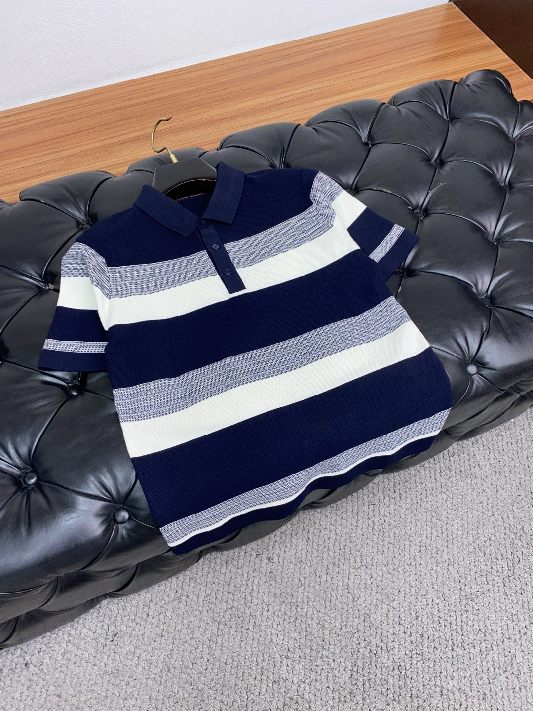  lP🆕 诺悠翩雅 家族男士高端简约翻领加厚针织毛衣短袖 ，香港洋行渠道货，纯正血统品质，25年秋冬 新