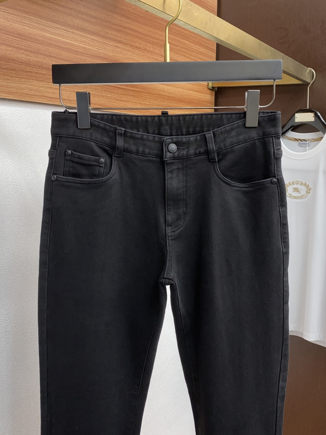  阿玛尼 25ss秋冬 新款 男士小直筒原单 牛仔裤 秋冬新款超柔软，弹力面料，复杂的手工艺叠加，任何一