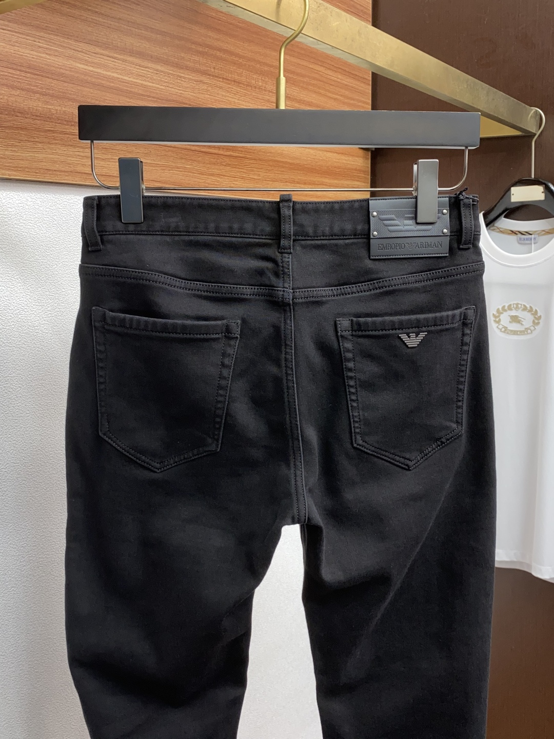  阿玛尼 25ss秋冬 新款 男士小直筒原单 牛仔裤 秋冬新款超柔软，弹力面料，复杂的手工艺叠加，任何一