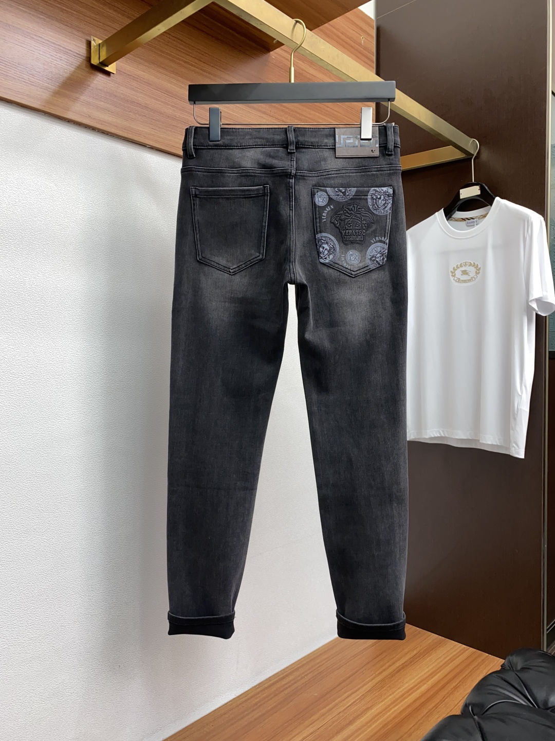  范思哲 25ss秋冬 新款 男士小直筒原单 牛仔裤 秋冬新款超柔软，弹力面料，复杂的手工艺叠加，任何一