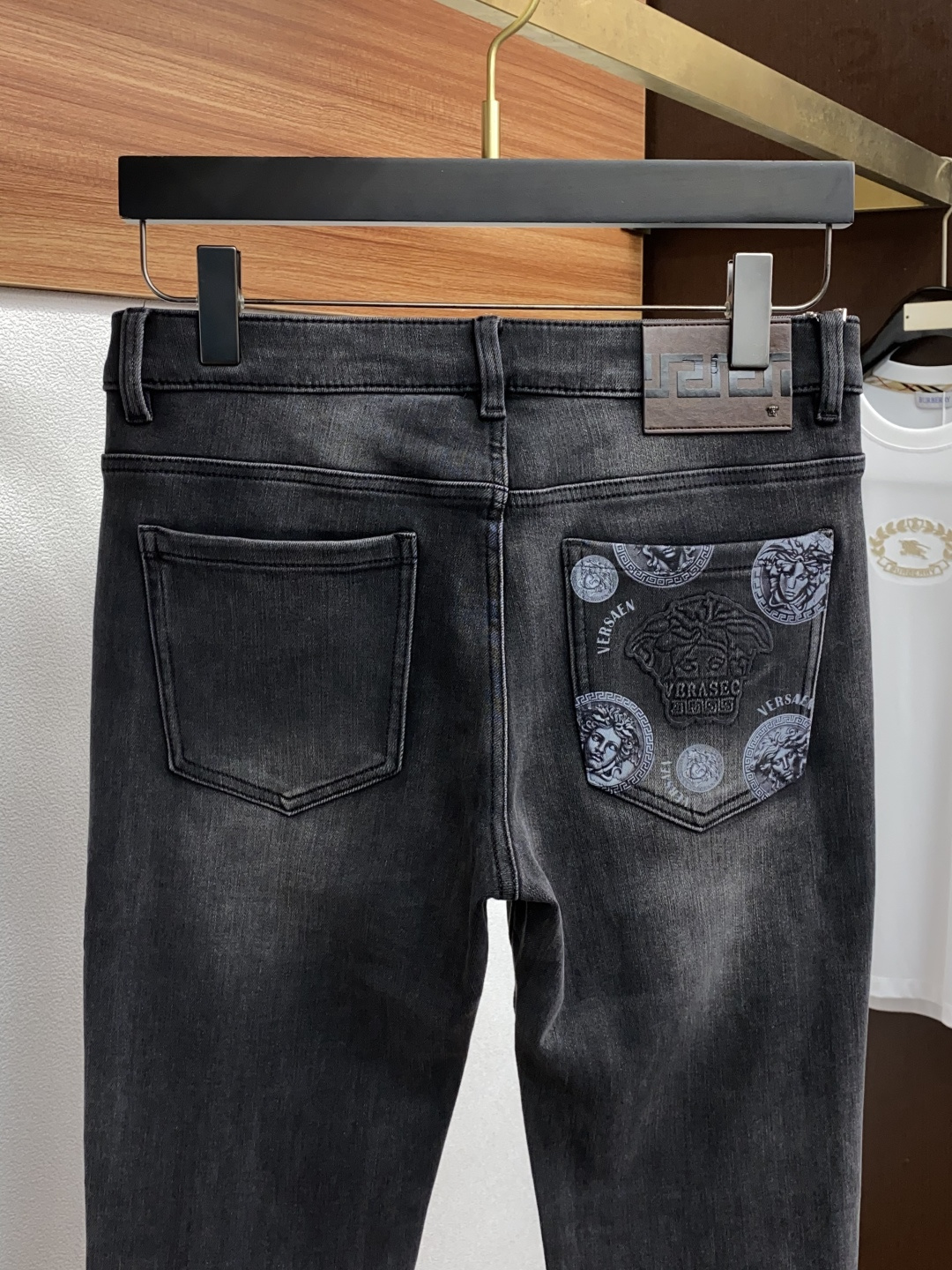  范思哲 25ss秋冬 新款 男士小直筒原单 牛仔裤 秋冬新款超柔软，弹力面料，复杂的手工艺叠加，任何一