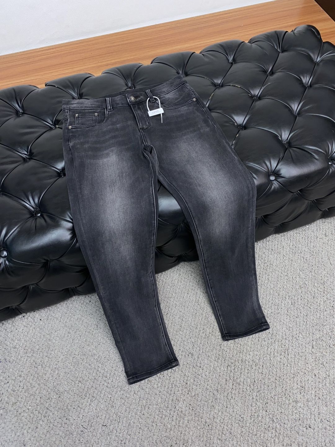  范思哲 25ss秋冬 新款 男士小直筒原单 牛仔裤 秋冬新款超柔软，弹力面料，复杂的手工艺叠加，任何一