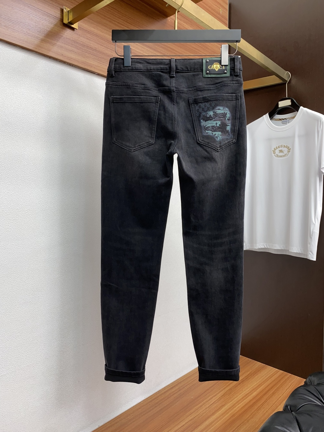  古奇 25ss秋冬 新款 男士小直筒原单 牛仔裤 秋冬新款超柔软，弹力面料，复杂的手工艺叠加，任何一个