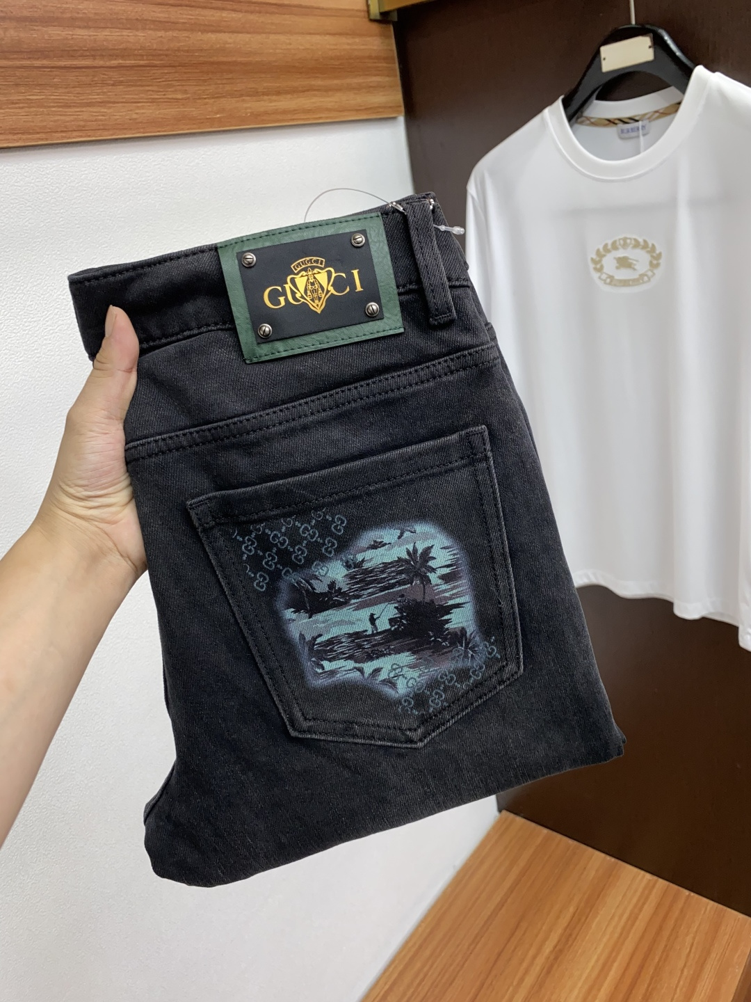  古奇 25ss秋冬 新款 男士小直筒原单 牛仔裤 秋冬新款超柔软，弹力面料，复杂的手工艺叠加，任何一个