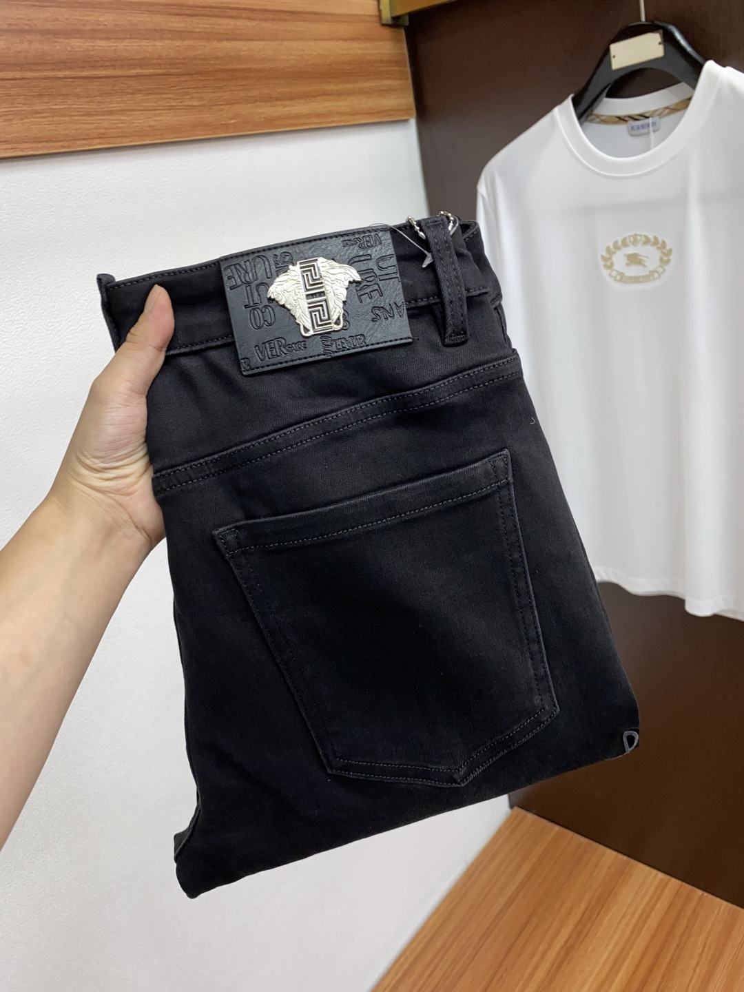  范思哲 25ss秋冬 新款 男士小直筒原单 牛仔裤 秋冬新款超柔软，弹力面料，复杂的手工艺叠加，任何一