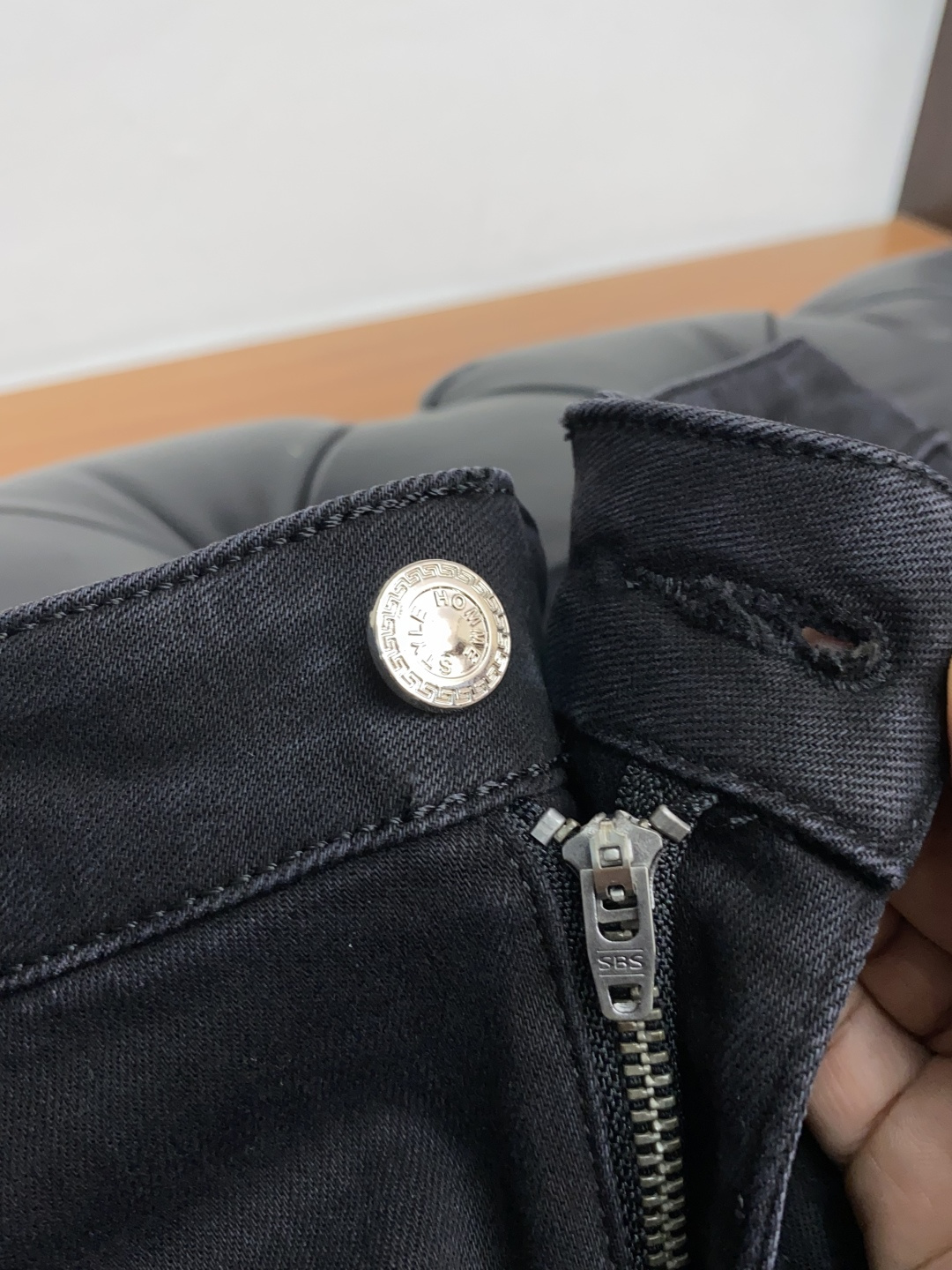  范思哲 25ss秋冬 新款 男士小直筒原单 牛仔裤 秋冬新款超柔软，弹力面料，复杂的手工艺叠加，任何一