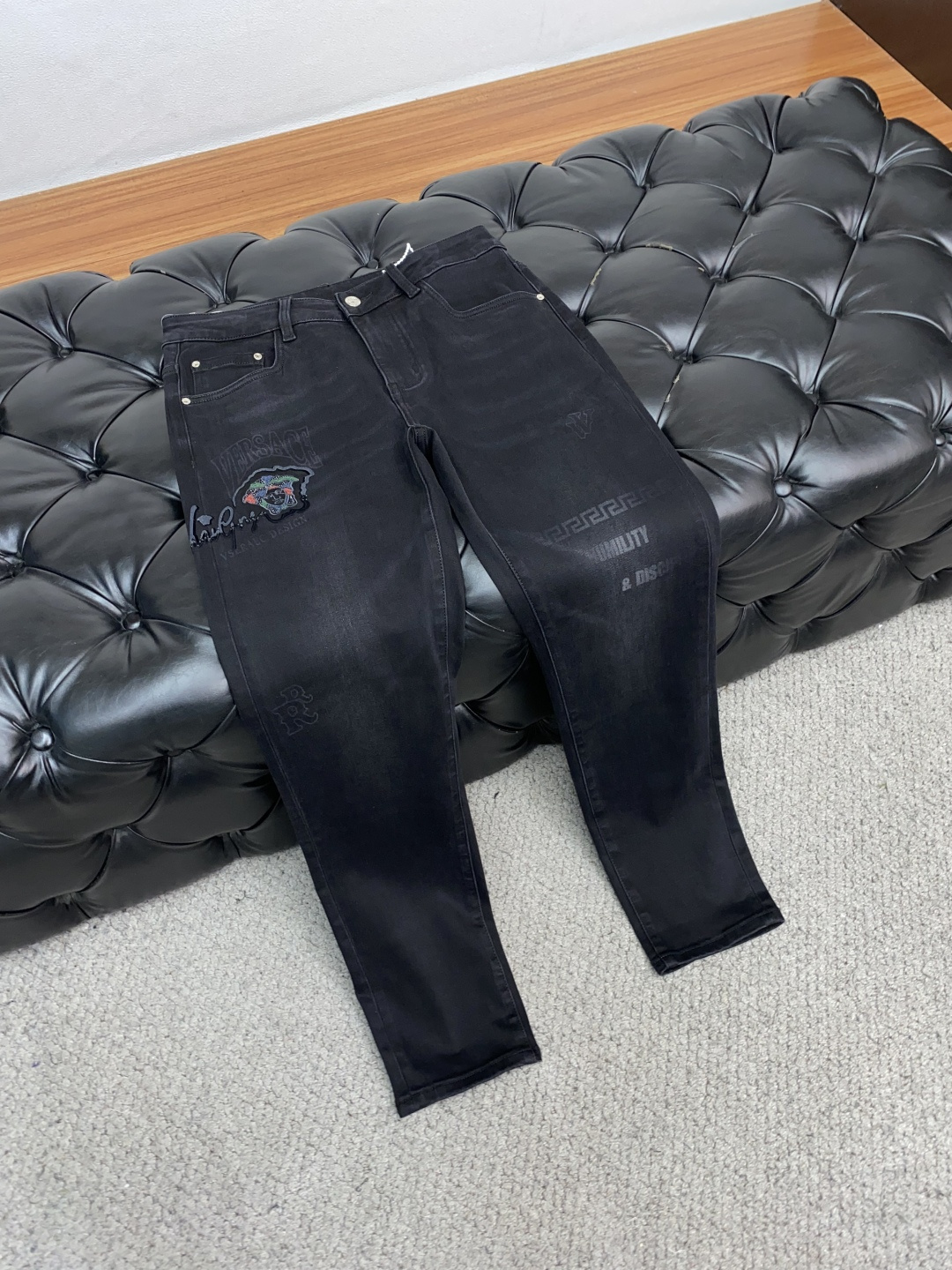  范思哲 25ss秋冬 新款 男士小直筒原单 牛仔裤 秋冬新款超柔软，弹力面料，复杂的手工艺叠加，任何一