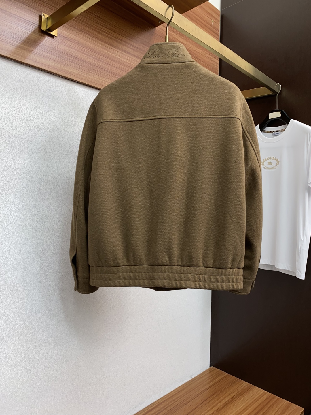 lP🆕 诺悠翩雅 25ss最新品 经典夹克外套，设计帅气有型！百搭必备单品，时尚潮牌， 轻松营造酷帅氛围