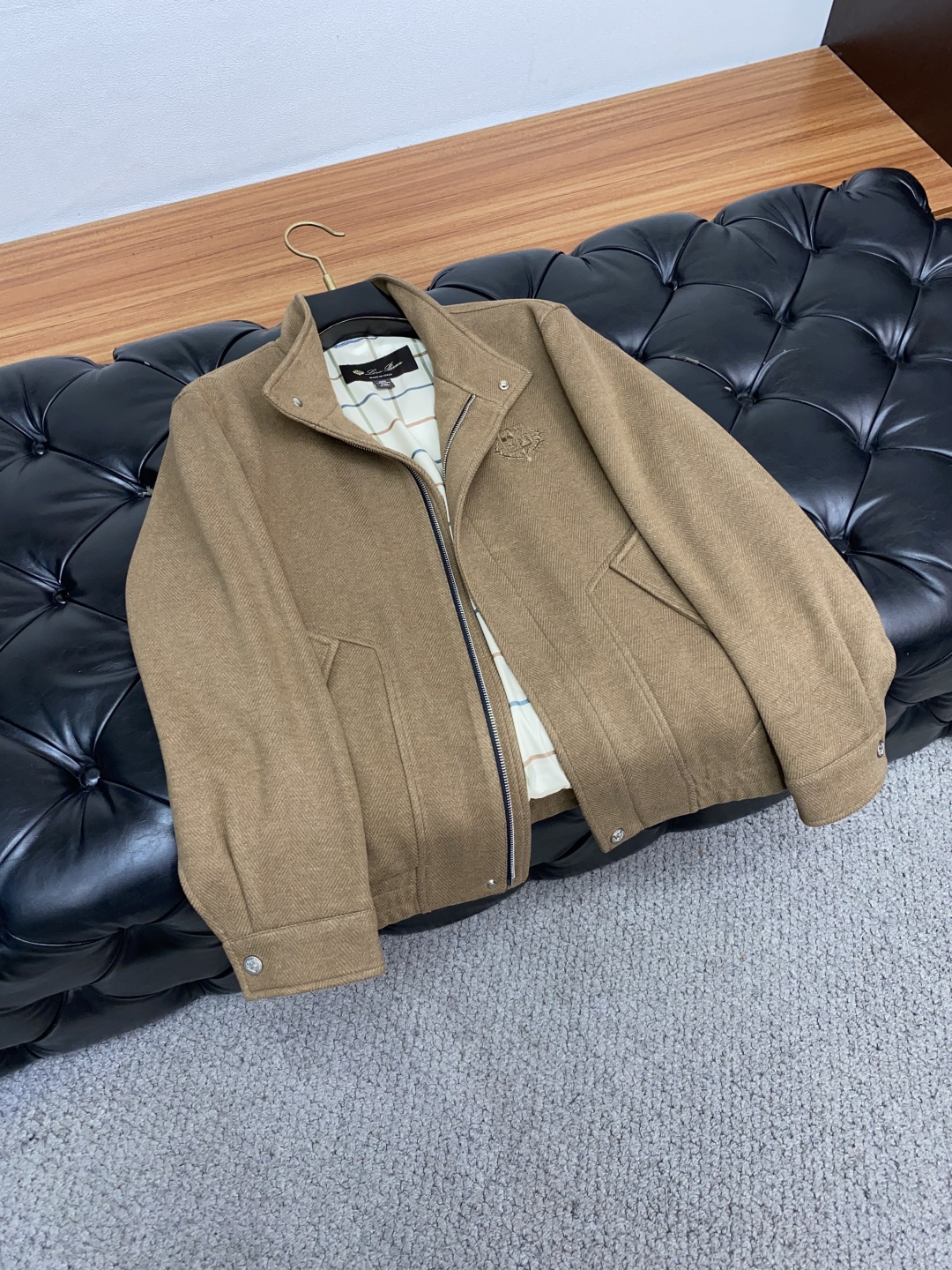 lP🆕 诺悠翩雅 25ss最新品 经典夹克外套，设计帅气有型！百搭必备单品，时尚潮牌， 轻松营造酷帅氛围