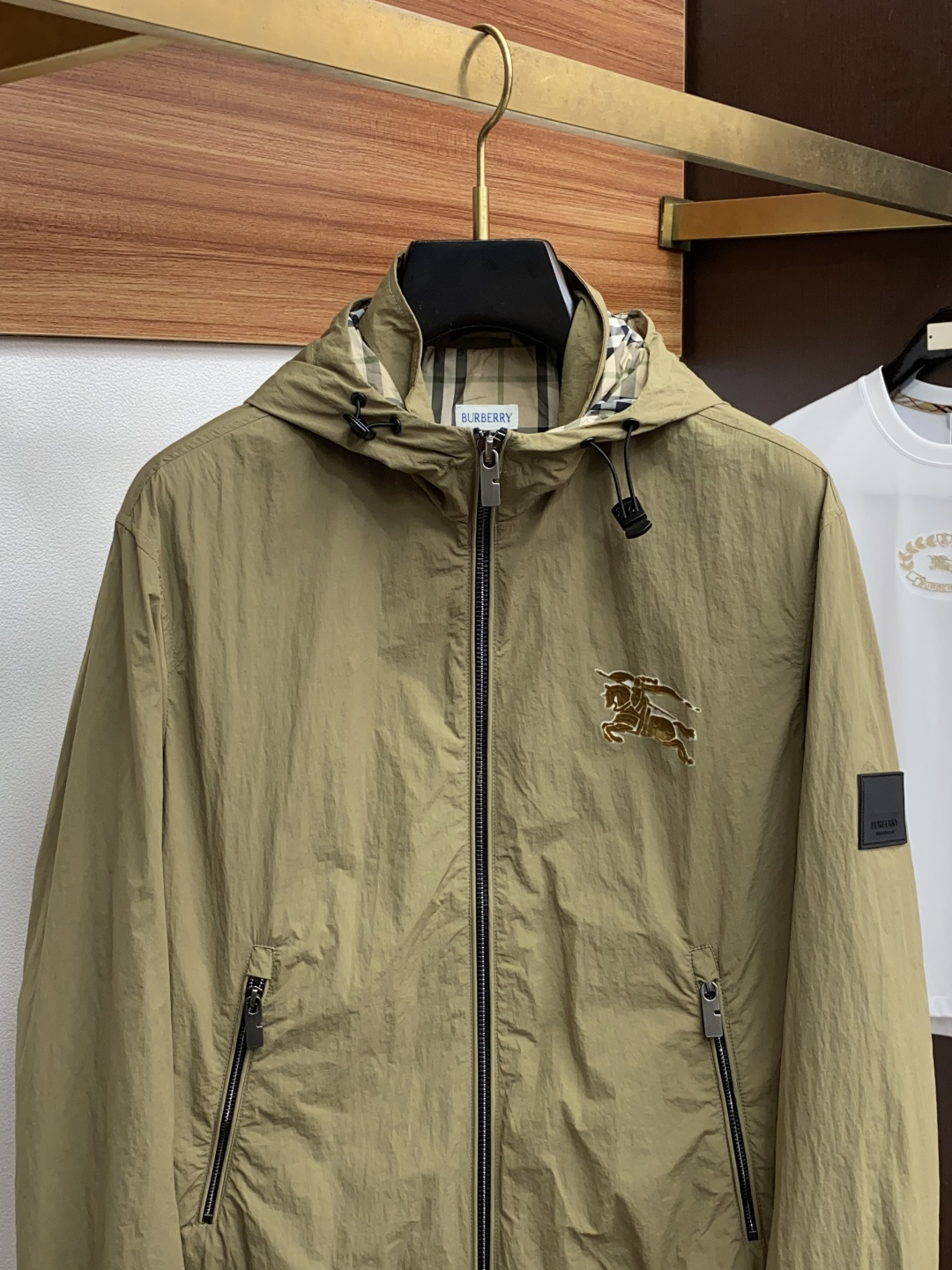  巴宝莉 25ss最新品 经典夹克外套，设计帅气有型！百搭必备单品，时尚潮牌， 轻松营造酷帅氛围感 ，高