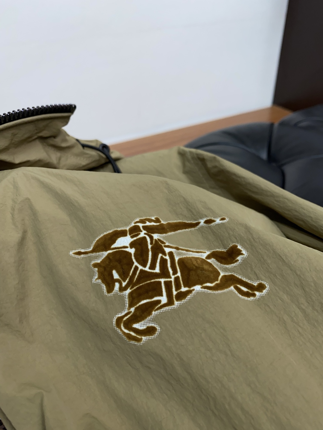  巴宝莉 25ss最新品 经典夹克外套，设计帅气有型！百搭必备单品，时尚潮牌， 轻松营造酷帅氛围感 ，高