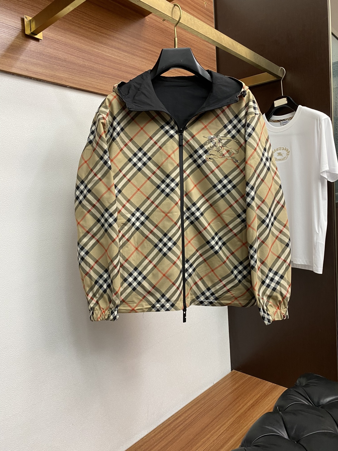 巴宝莉 25ss最新品 经典夹克外套，设计帅气有型！百搭必备单品，时尚潮牌， 轻松营造酷帅氛围感 ，高级