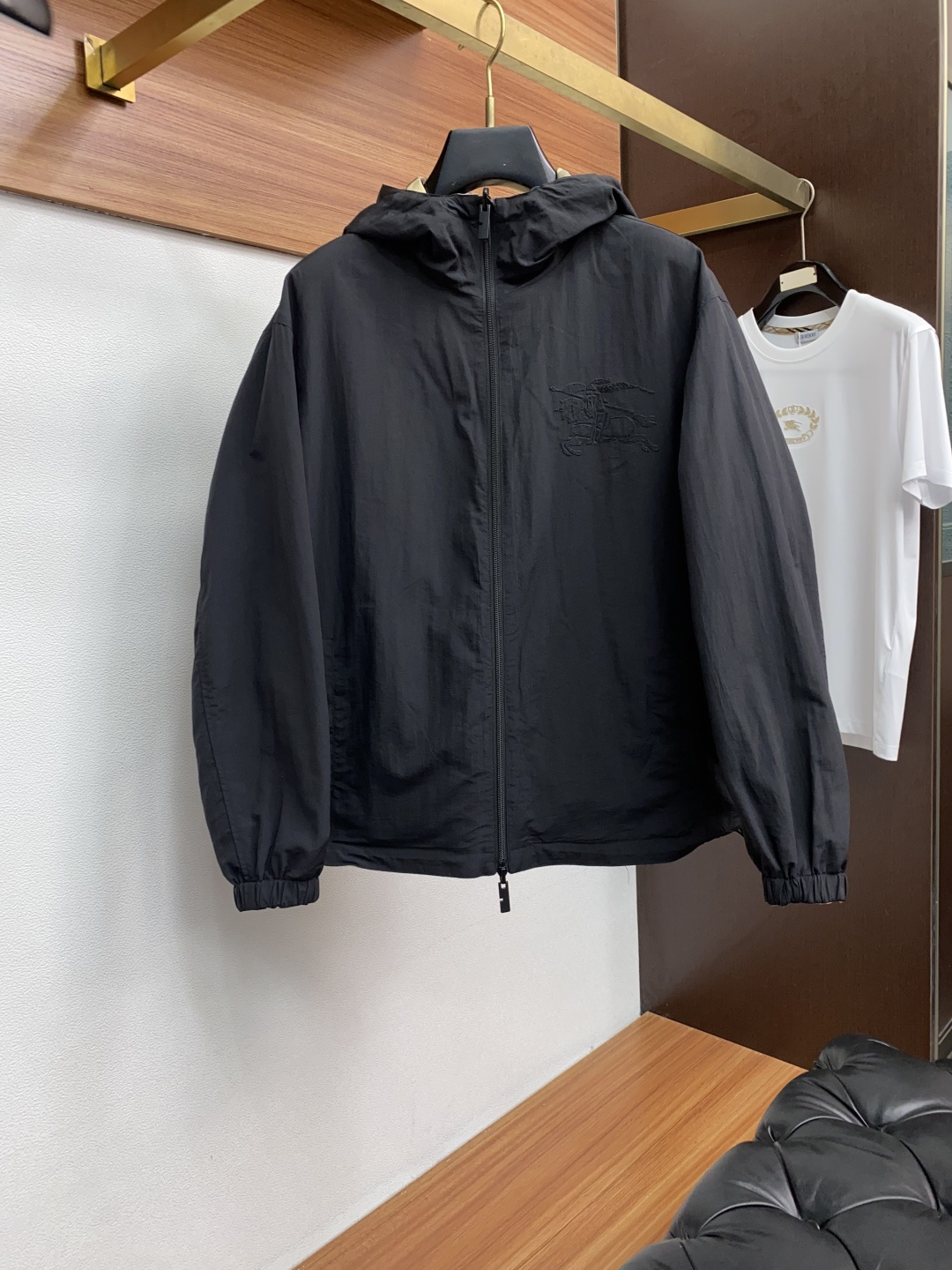 巴宝莉 25ss最新品 经典夹克外套，设计帅气有型！百搭必备单品，时尚潮牌， 轻松营造酷帅氛围感 ，高级