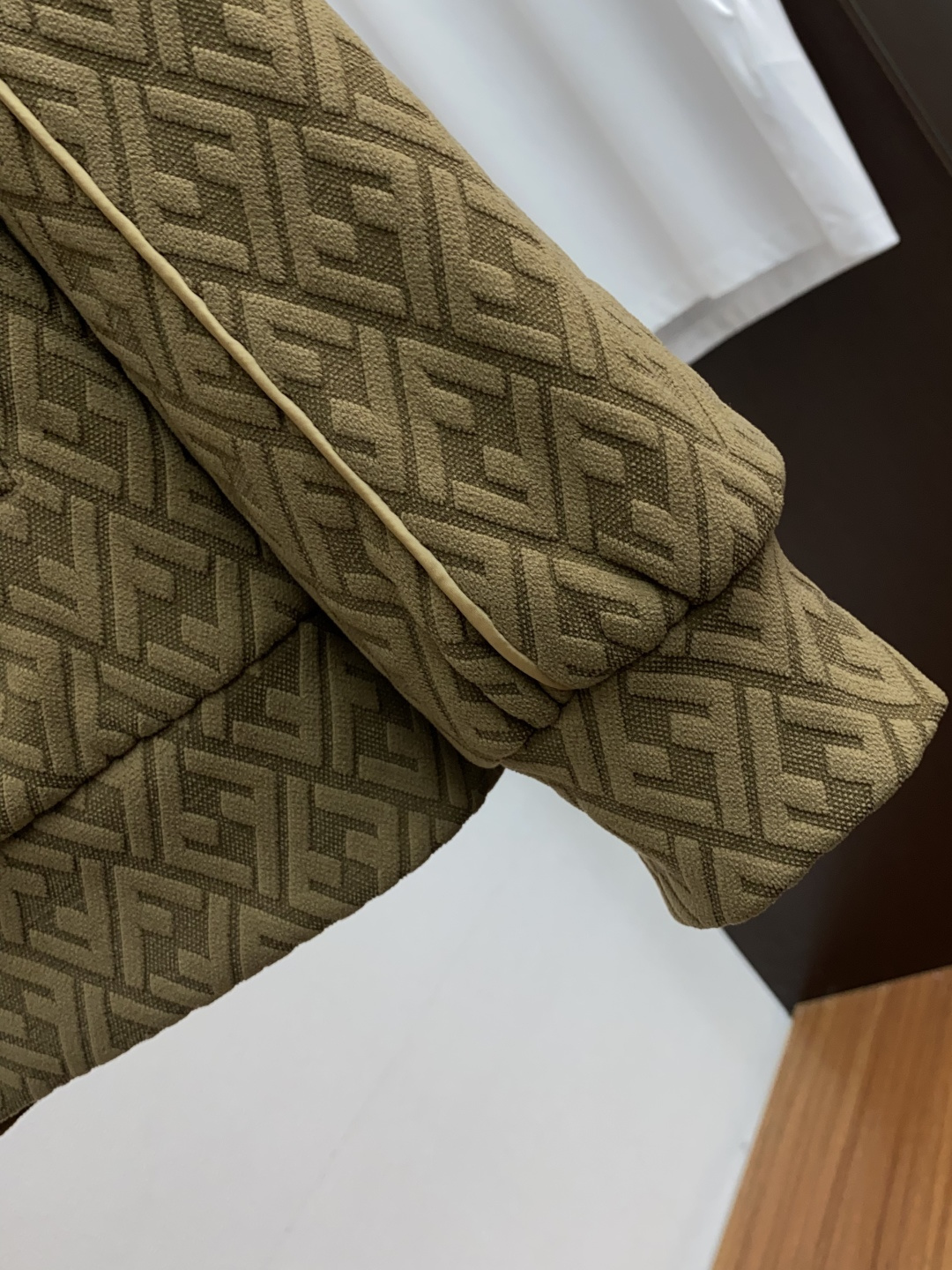 芬迪 25ss最新品 经典夹克外套，设计帅气有型！百搭必备单品，时尚潮牌， 轻松营造酷帅氛围感 ，高级感