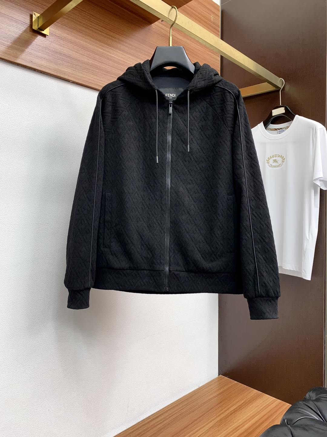 芬迪 25ss最新品 经典夹克外套，设计帅气有型！百搭必备单品，时尚潮牌， 轻松营造酷帅氛围感 ，高级感