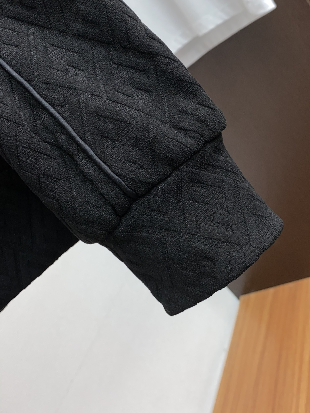 芬迪 25ss最新品 经典夹克外套，设计帅气有型！百搭必备单品，时尚潮牌， 轻松营造酷帅氛围感 ，高级感