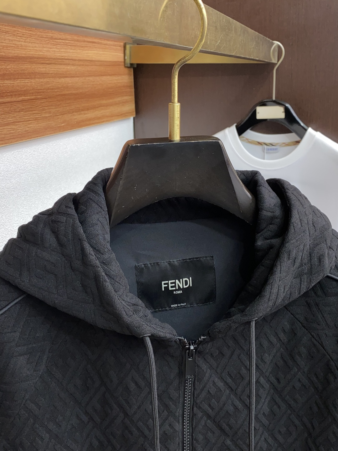 芬迪 25ss最新品 经典夹克外套，设计帅气有型！百搭必备单品，时尚潮牌， 轻松营造酷帅氛围感 ，高级感