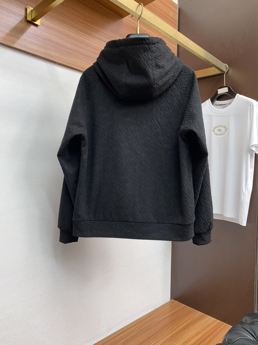 芬迪 25ss最新品 经典夹克外套，设计帅气有型！百搭必备单品，时尚潮牌， 轻松营造酷帅氛围感 ，高级感