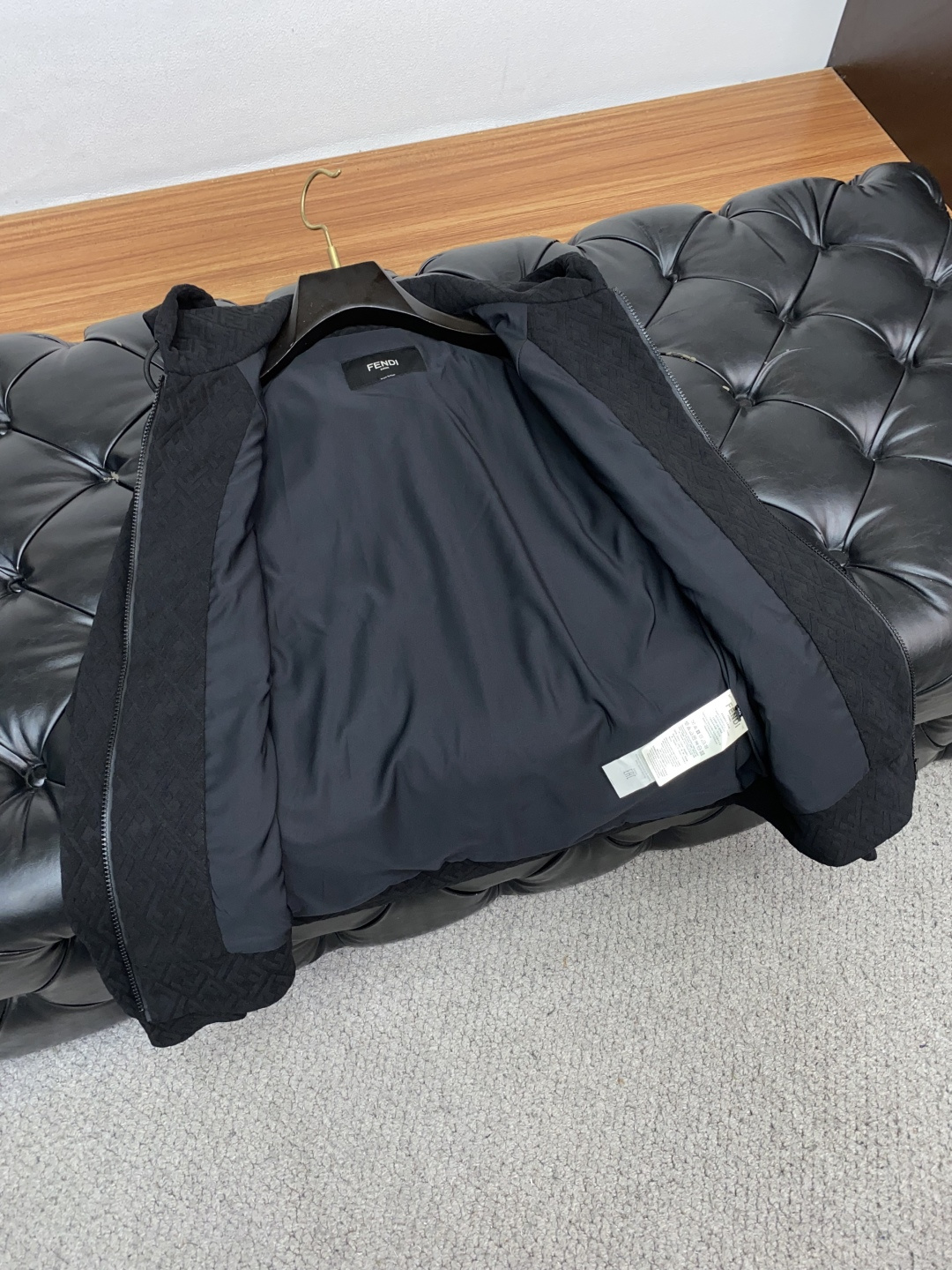 芬迪 25ss最新品 经典夹克外套，设计帅气有型！百搭必备单品，时尚潮牌， 轻松营造酷帅氛围感 ，高级感