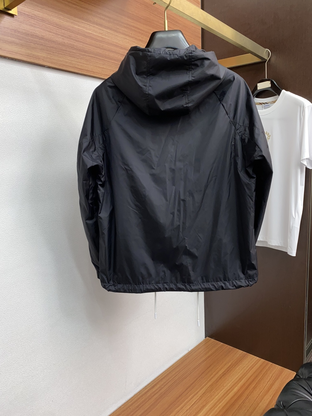 普拉达 25ss最新品 经典夹克外套，设计帅气有型！百搭必备单品，时尚潮牌， 轻松营造酷帅氛围感 ，高级