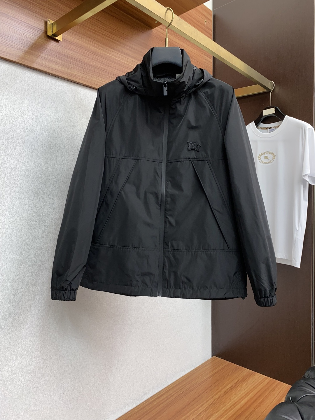 巴宝莉 25ss最新品 经典夹克外套，设计帅气有型！百搭必备单品，时尚潮牌， 轻松营造酷帅氛围感 ，高级