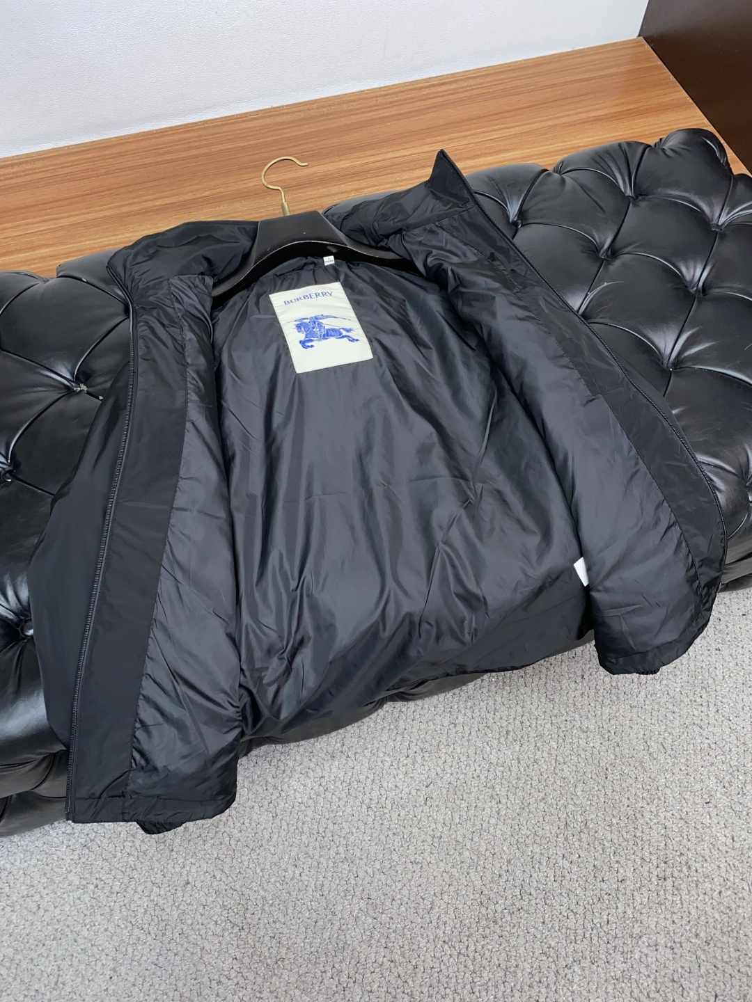 巴宝莉 25ss最新品 经典夹克外套，设计帅气有型！百搭必备单品，时尚潮牌， 轻松营造酷帅氛围感 ，高级