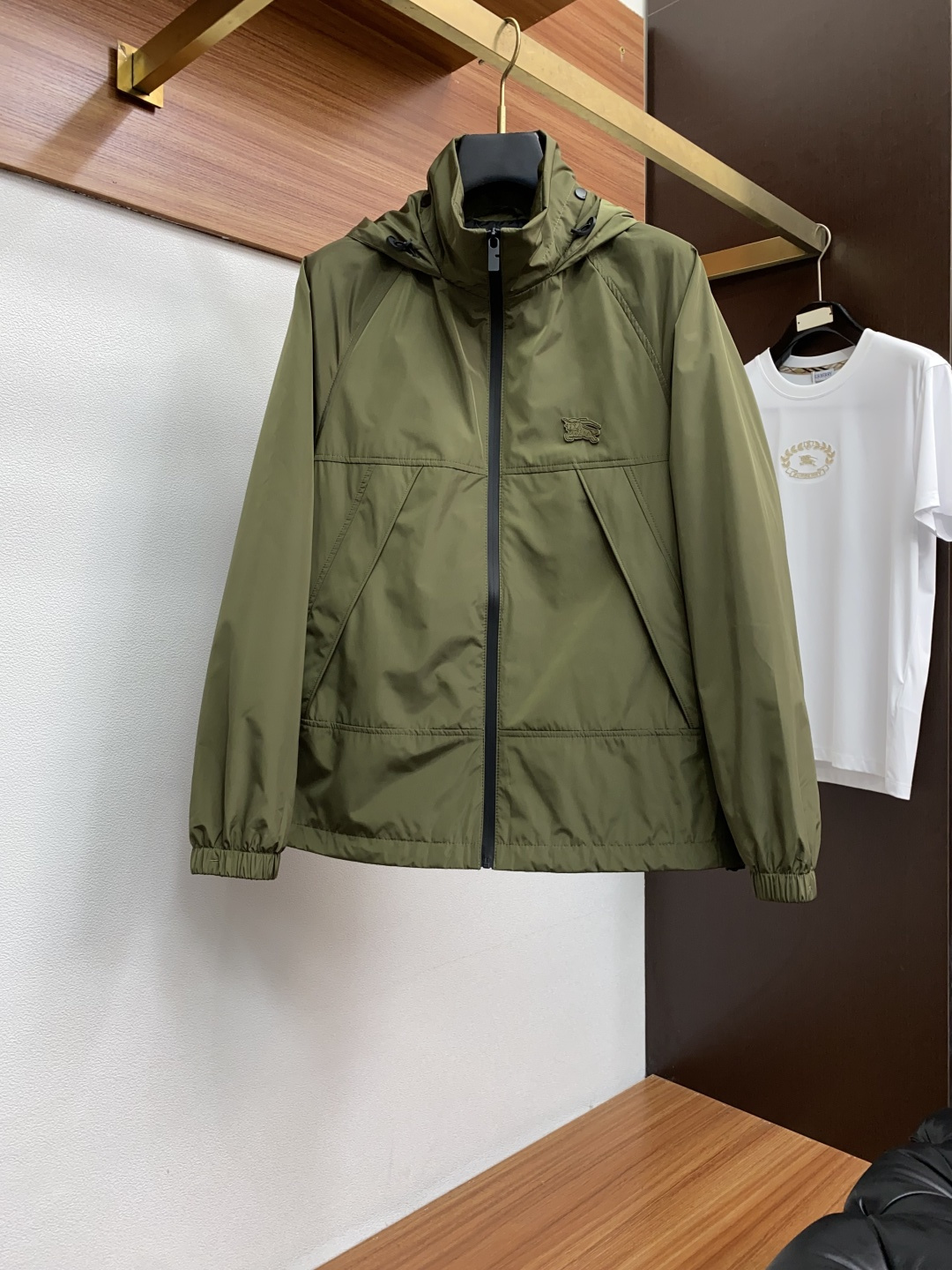  巴宝莉 25ss最新品 经典夹克外套，设计帅气有型！百搭必备单品，时尚潮牌， 轻松营造酷帅氛围感 ，高