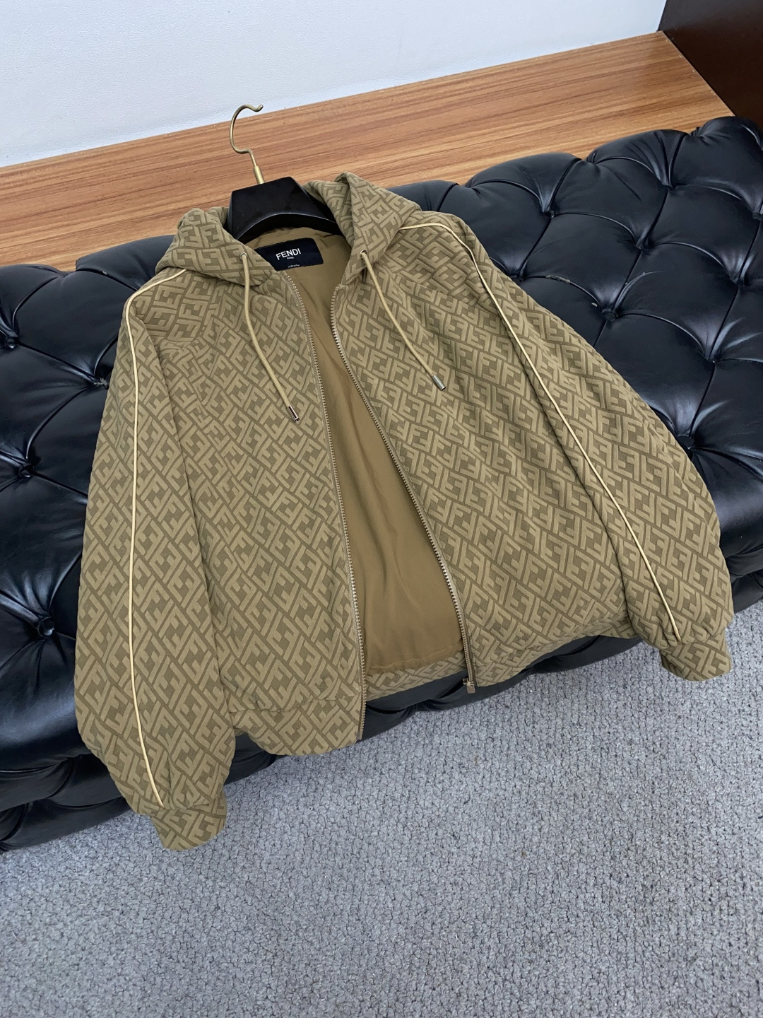 芬迪 25ss最新品 经典夹克外套，设计帅气有型！百搭必备单品，时尚潮牌， 轻松营造酷帅氛围感 ，高级感