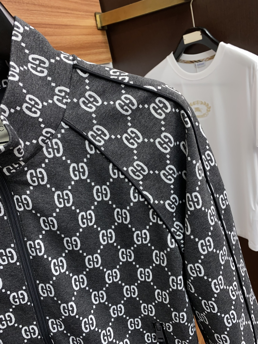 古奇 25ss最新品 经典夹克外套，设计帅气有型！百搭必备单品，时尚潮牌， 轻松营造酷帅氛围感 ，高级感