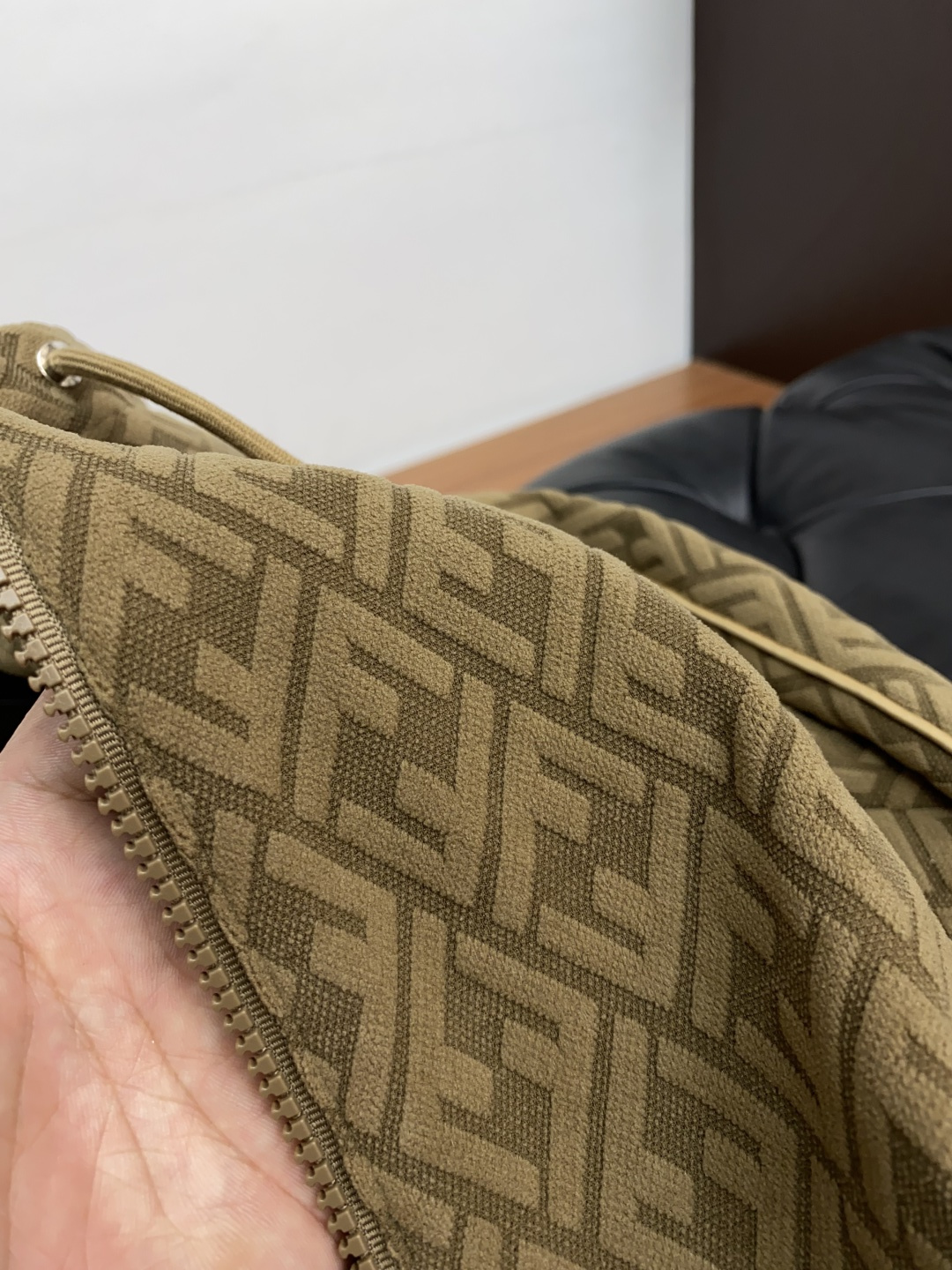 芬迪 25ss最新品 经典夹克外套，设计帅气有型！百搭必备单品，时尚潮牌， 轻松营造酷帅氛围感 ，高级感