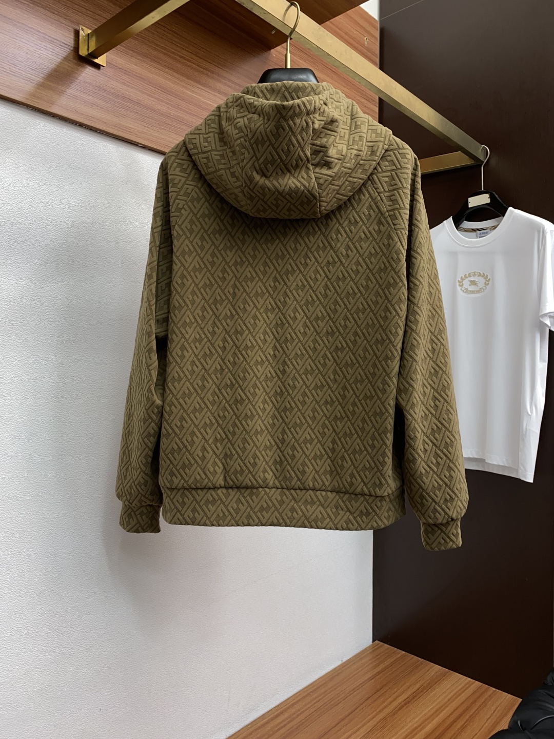 芬迪 25ss最新品 经典夹克外套，设计帅气有型！百搭必备单品，时尚潮牌， 轻松营造酷帅氛围感 ，高级感