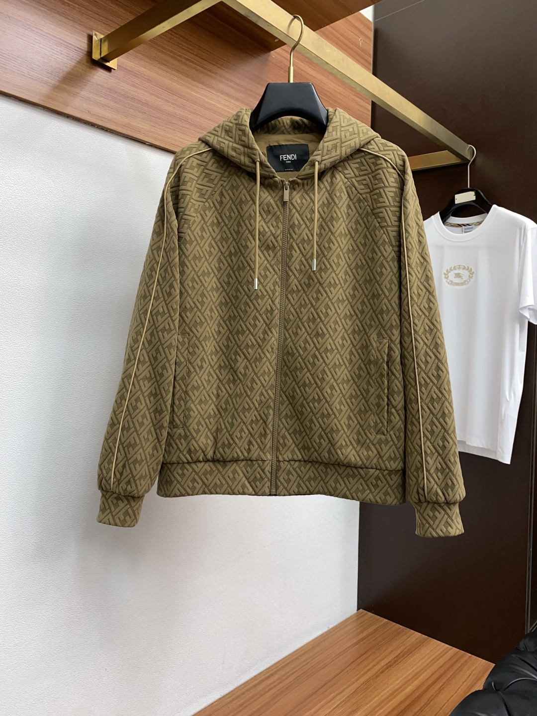 芬迪 25ss最新品 经典夹克外套，设计帅气有型！百搭必备单品，时尚潮牌， 轻松营造酷帅氛围感 ，高级感