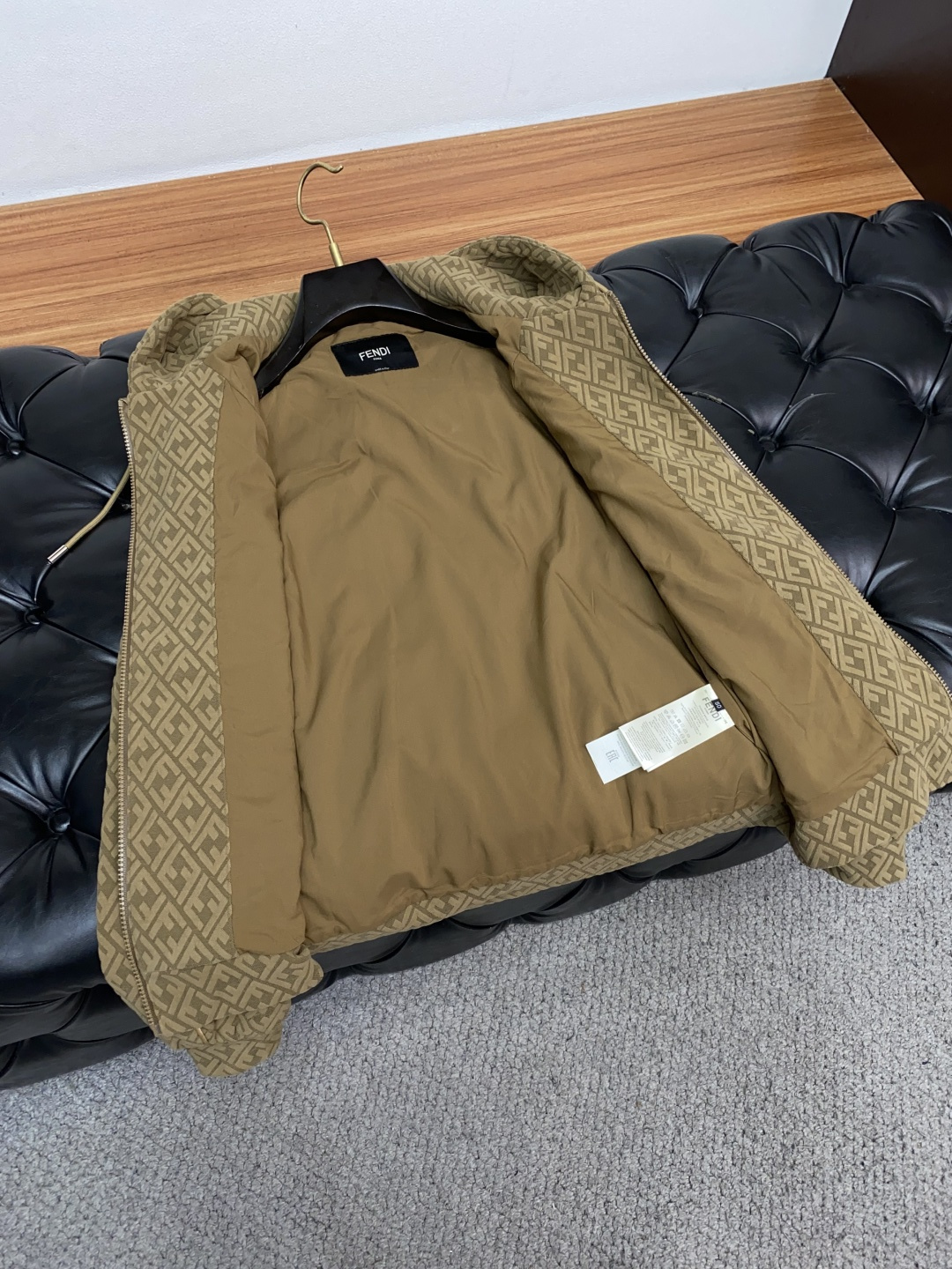 芬迪 25ss最新品 经典夹克外套，设计帅气有型！百搭必备单品，时尚潮牌， 轻松营造酷帅氛围感 ，高级感