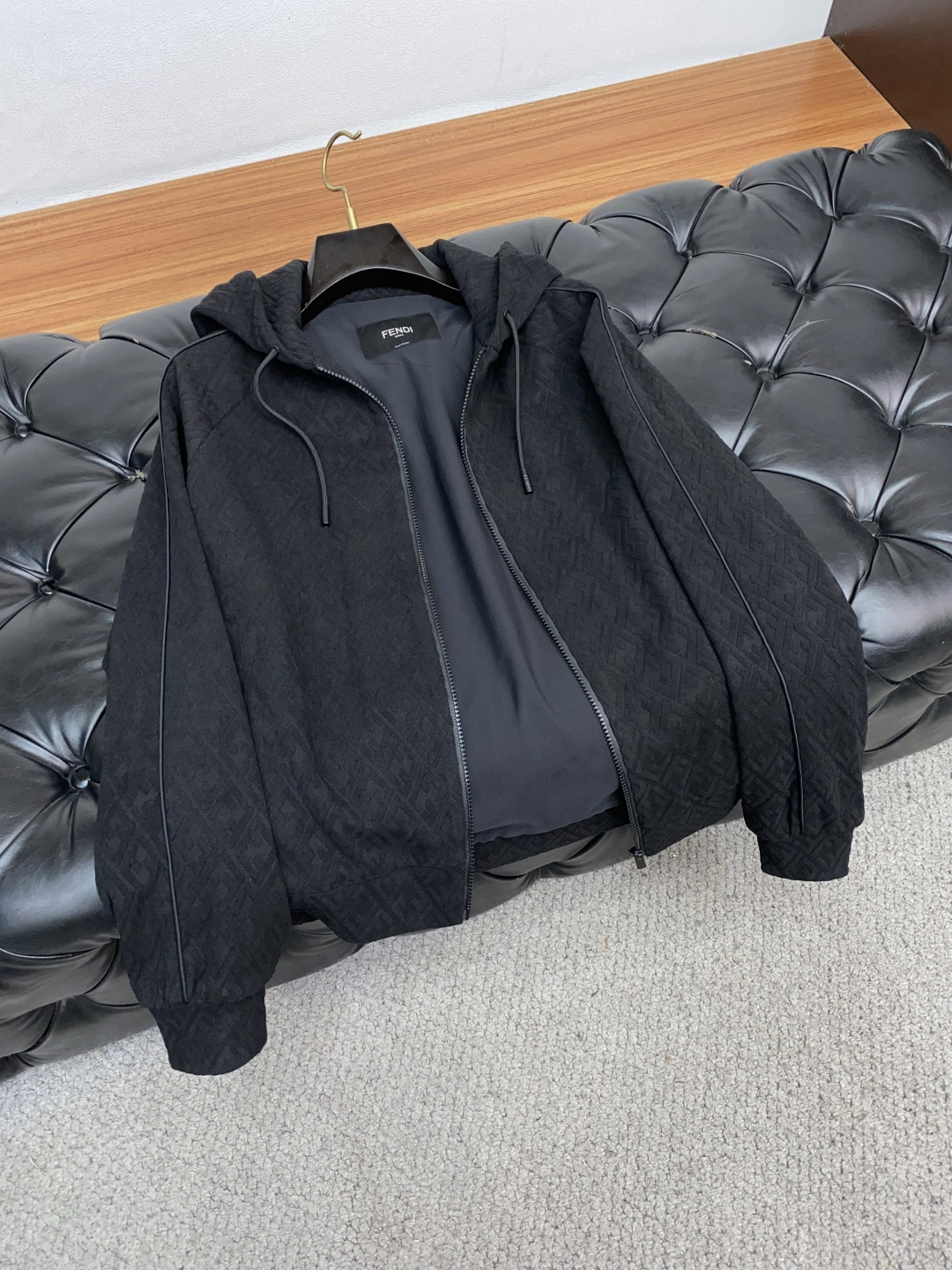 芬迪 25ss最新品 经典夹克外套，设计帅气有型！百搭必备单品，时尚潮牌， 轻松营造酷帅氛围感 ，高级感