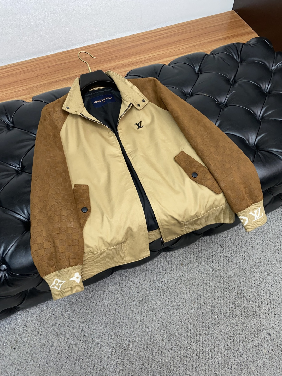 1v路易威登 25ss最新品 经典夹克外套，设计帅气有型！百搭必备单品，时尚潮牌， 轻松营造酷帅氛围感 