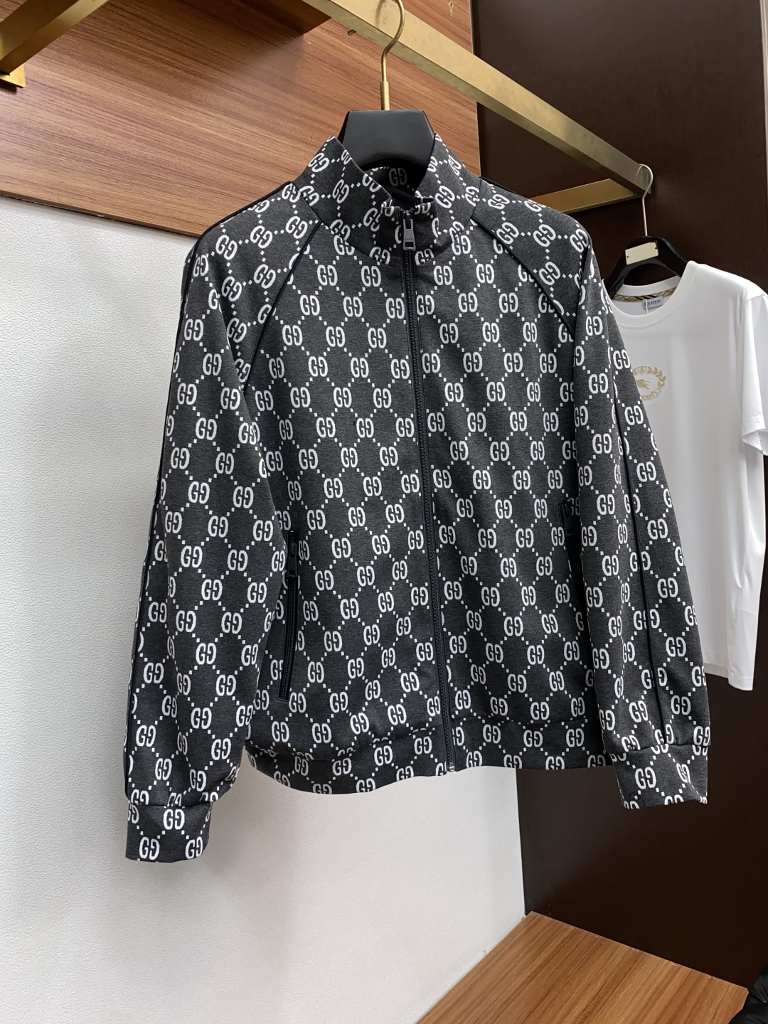 古奇 25ss最新品 经典夹克外套，设计帅气有型！百搭必备单品，时尚潮牌， 轻松营造酷帅氛围感 ，高级感