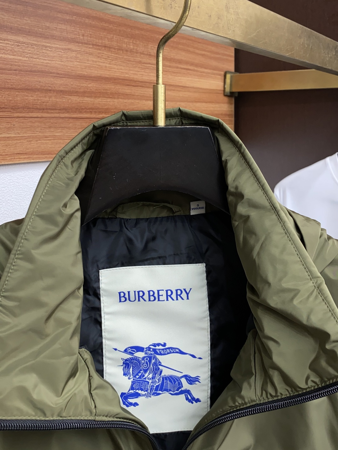  巴宝莉 25ss最新品 经典夹克外套，设计帅气有型！百搭必备单品，时尚潮牌， 轻松营造酷帅氛围感 ，高